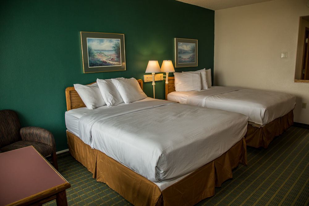 Baymont By Wyndham Fargo Hotel Buitenkant foto